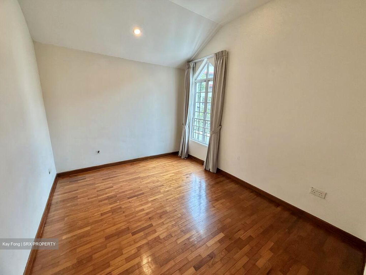 Whitley Road (D11), Semi-Detached #496718281